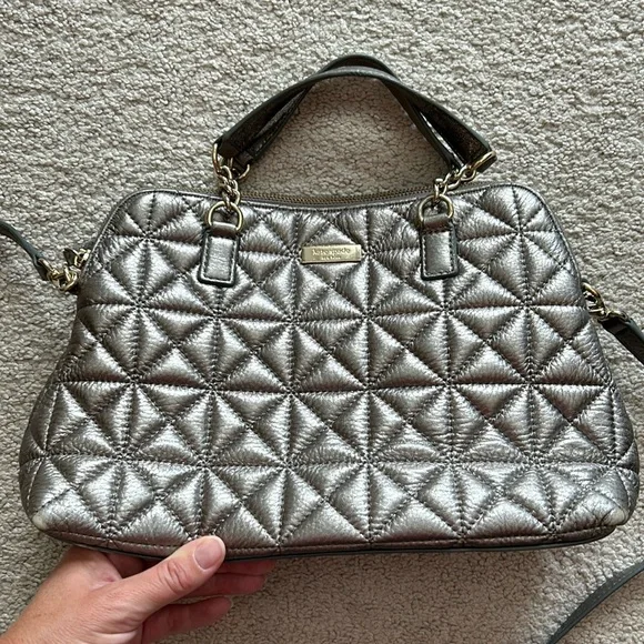Kate Spade silver quilted leather handbag/crossbody bag. Good condition! - Picture 1 of 6